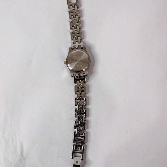 Vintage Two-Tone Disney Women\'s Mickey Mouse MUO159 Date Quartz Watch - Working main image 6